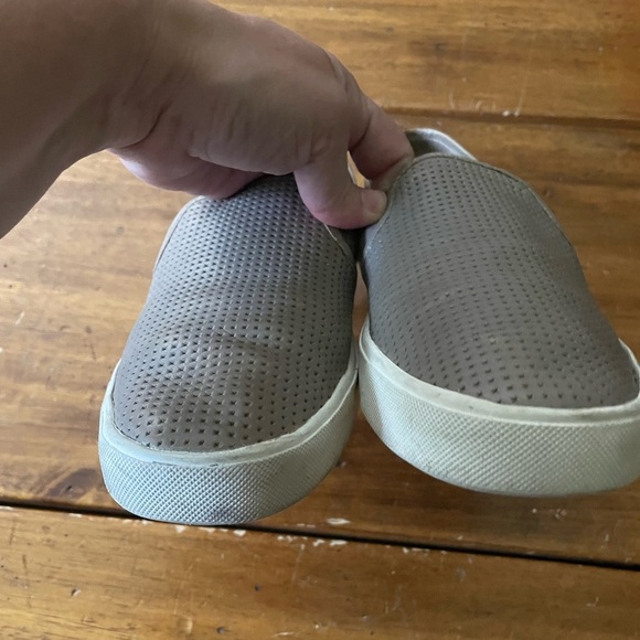 VINCE Sneakers Womens Sz 7 Blair Slip On Loafers Perforated Taupe Beige - Picture 3 of 9